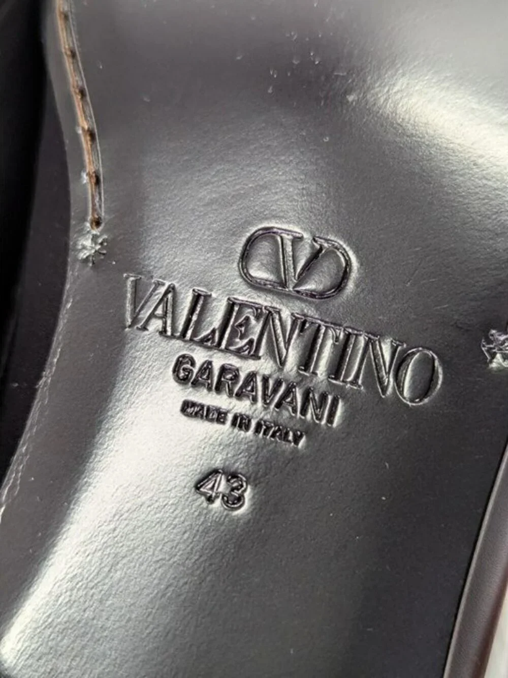 Valentino Garavani Men's Vlogo Penny Loafer in Nero Black Size 43 (MSRP $980)